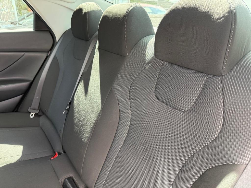 Hyundai Elantra SE Sedan 2026