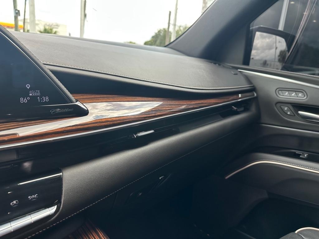 Cadillac Escalade 4WD 4dr Premium Luxury 2022