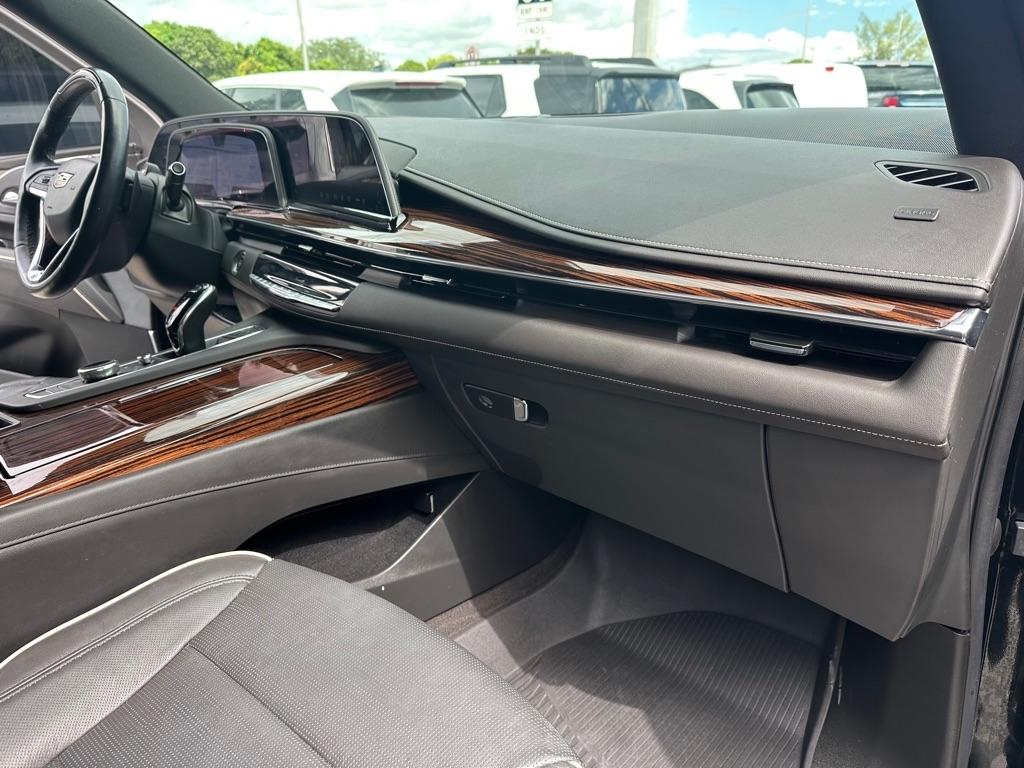 Cadillac Escalade 4WD 4dr Premium Luxury 2022