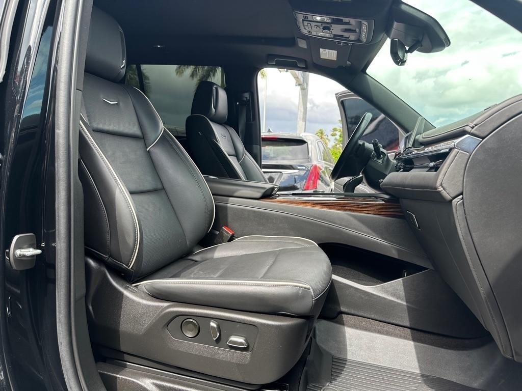 Cadillac Escalade 4WD 4dr Premium Luxury 2022