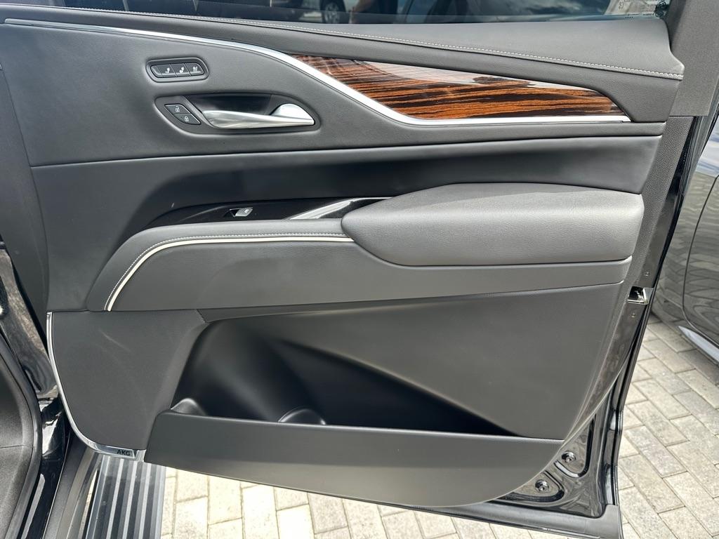 Cadillac Escalade 4WD 4dr Premium Luxury 2022