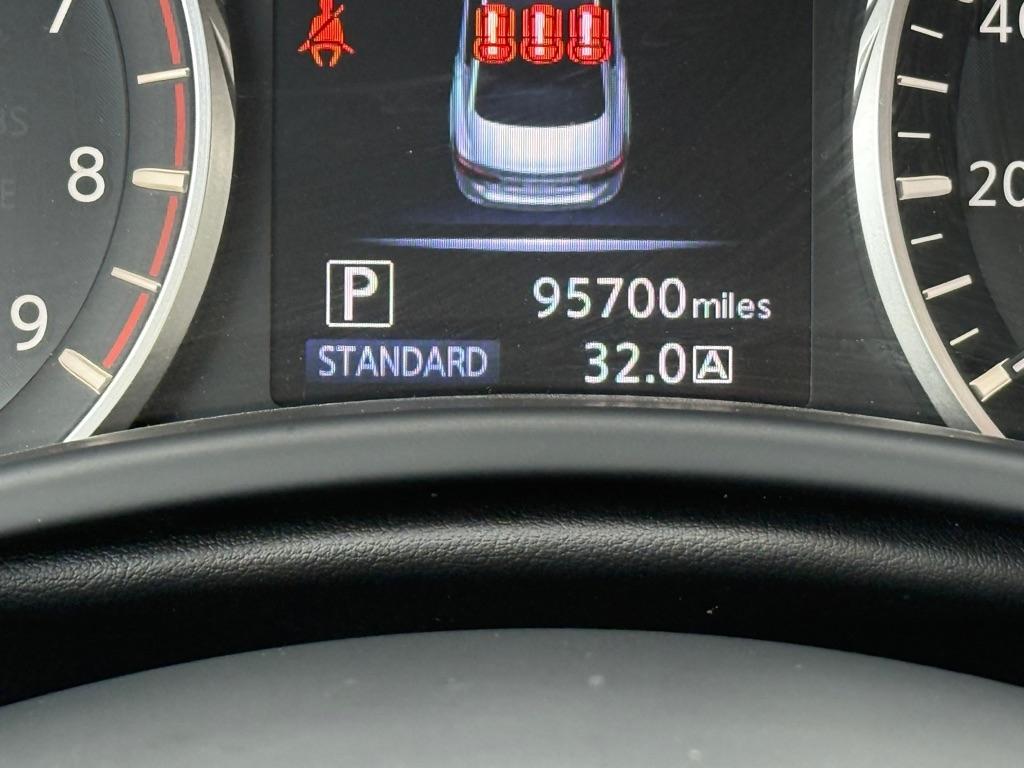 Infiniti Q50 LUXE AWD 2023