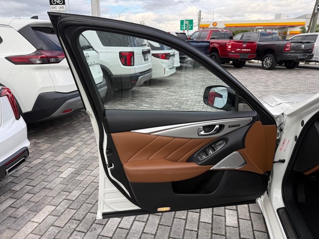 Infiniti Q50 LUXE AWD 2023