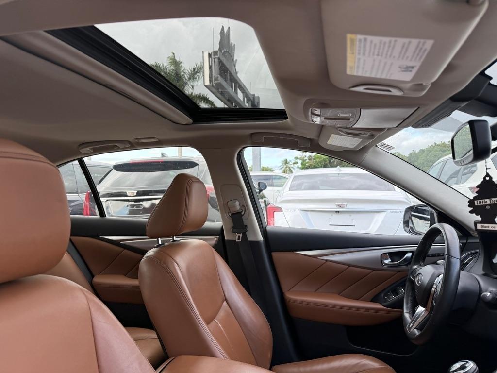 Infiniti Q50 LUXE AWD 2023