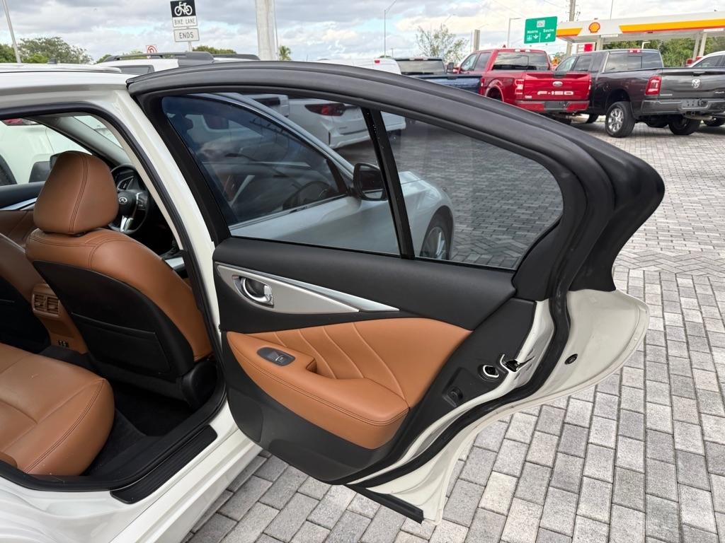 Infiniti Q50 LUXE AWD 2023