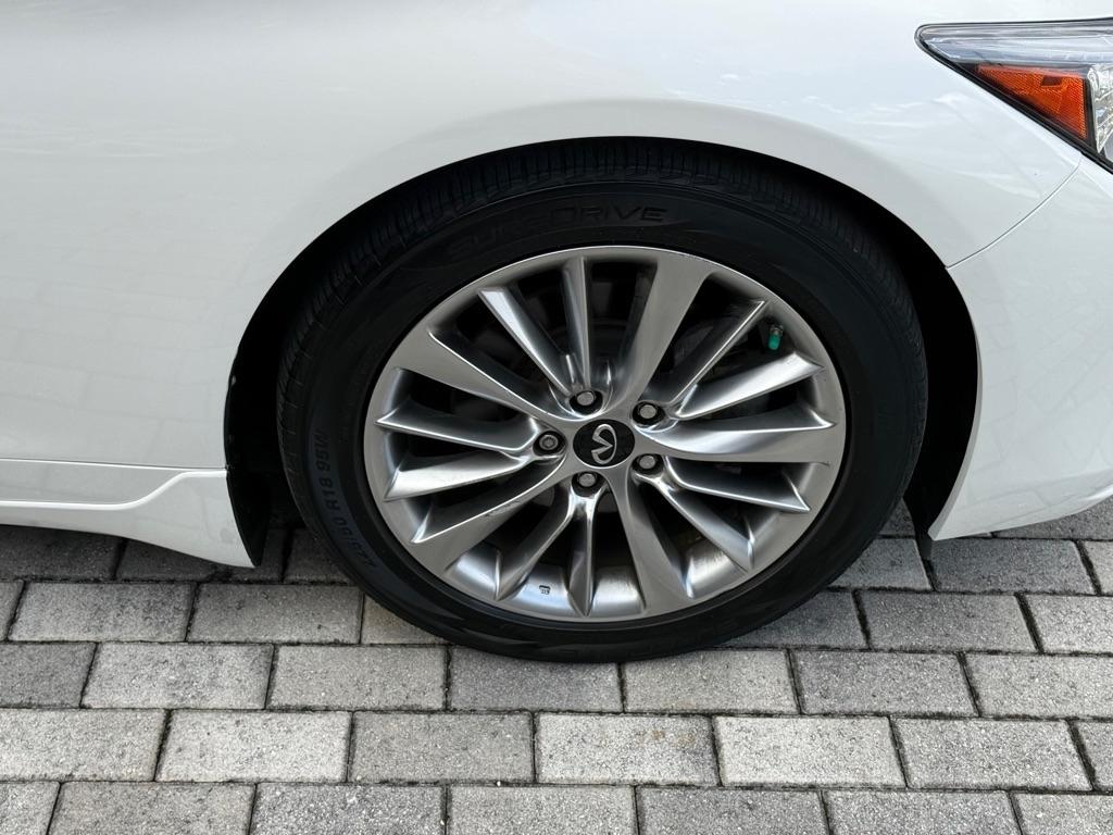 Infiniti Q50 LUXE AWD 2023