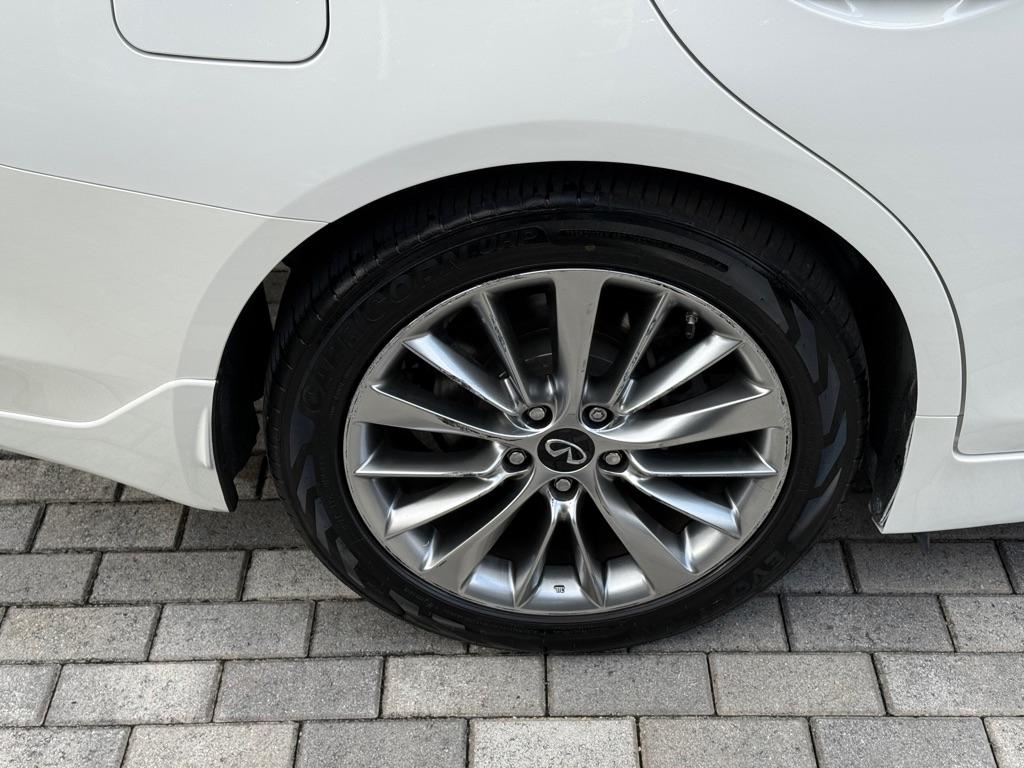 Infiniti Q50 LUXE AWD 2023