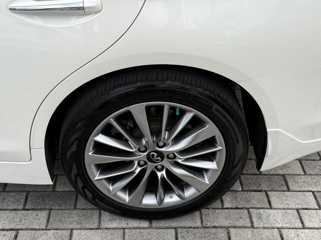 Infiniti Q50 LUXE AWD 2023