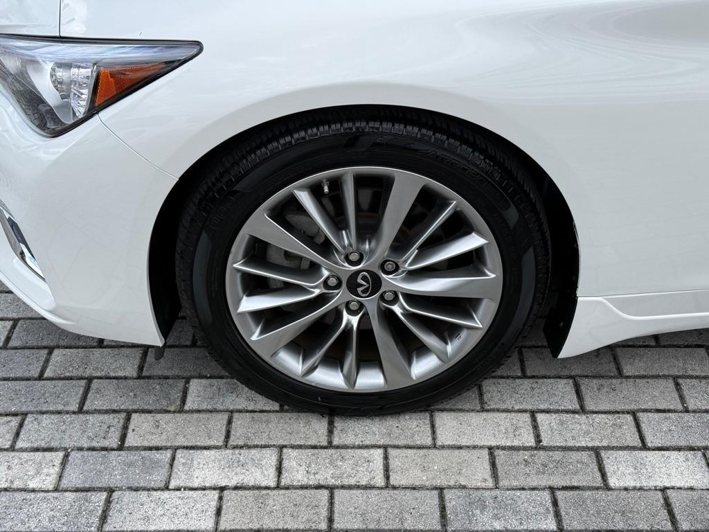 Infiniti Q50 LUXE AWD 2023
