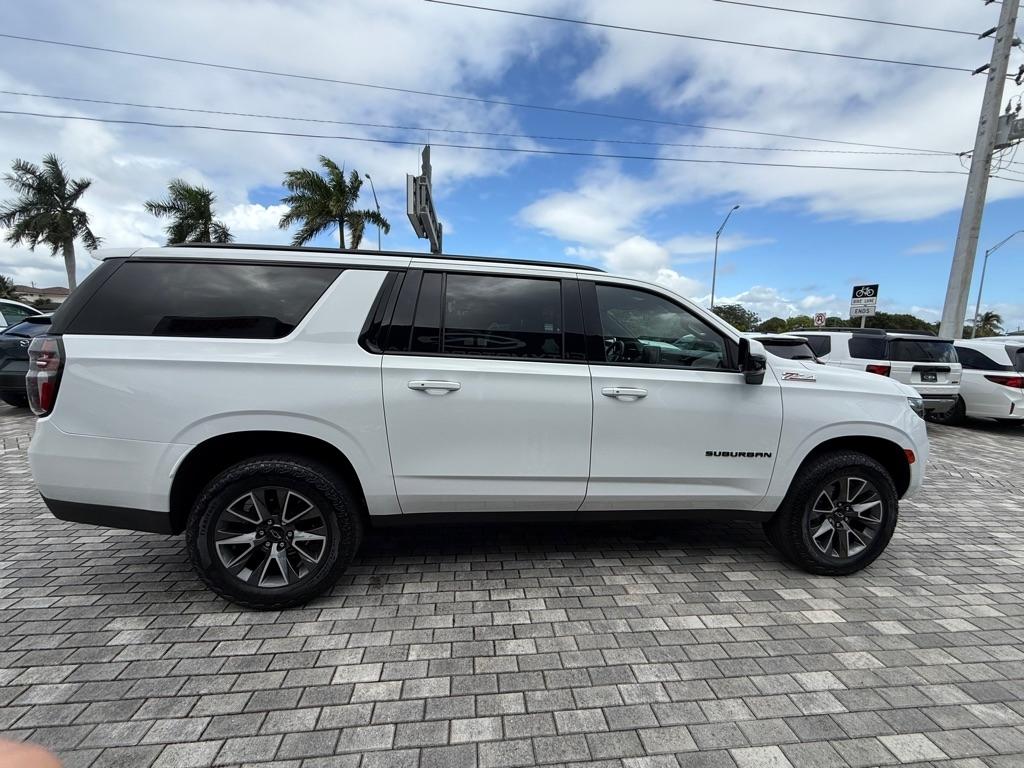 Chevrolet Suburban 4WD 4dr Z71 2024