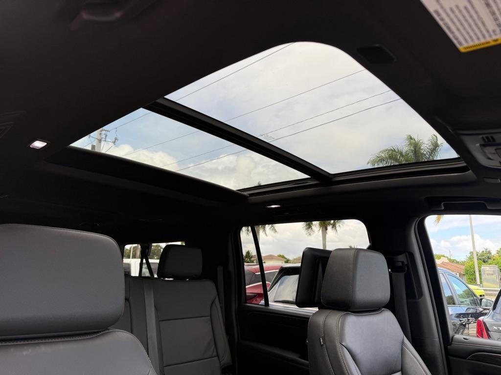 Chevrolet Suburban 4WD 4dr Z71 2024