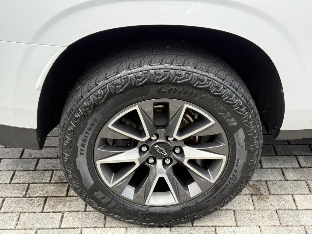 Chevrolet Suburban 4WD 4dr Z71 2024