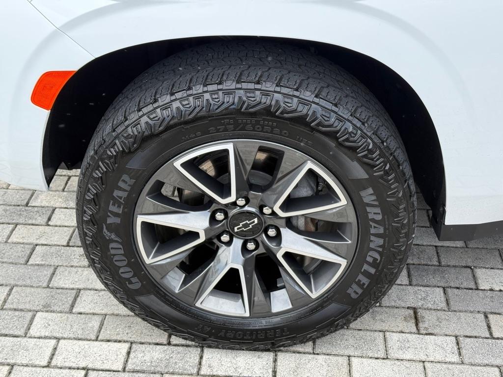 Chevrolet Suburban 4WD 4dr Z71 2024