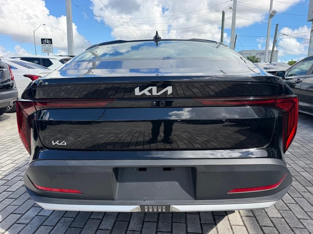 Kia K4 LXS FWD 2025