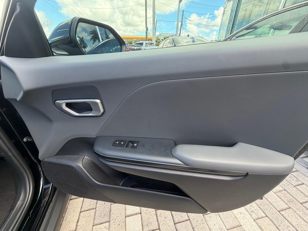 Kia K4 LXS FWD 2025