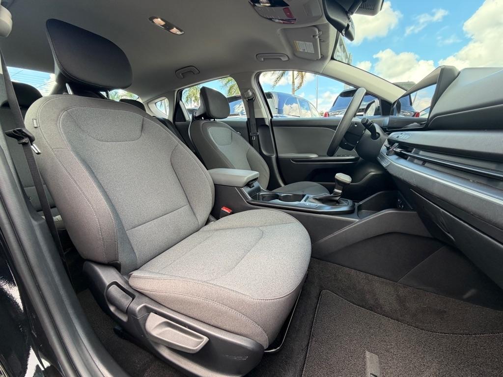 Kia K4 LXS FWD 2025