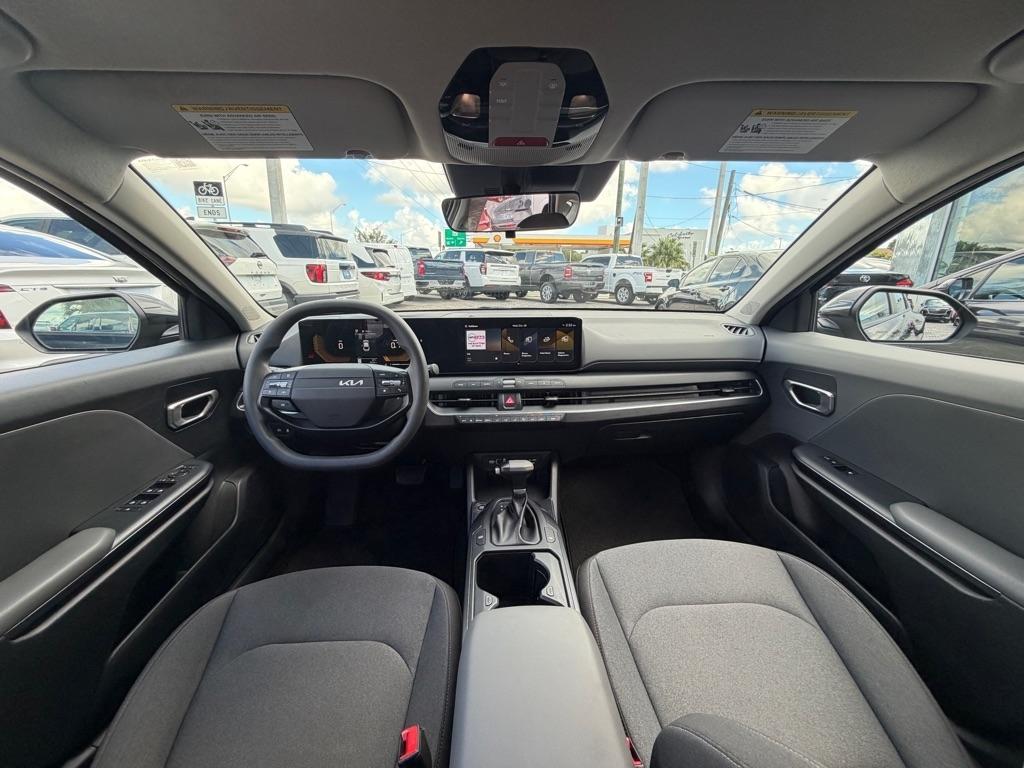 Kia K4 LXS FWD 2025