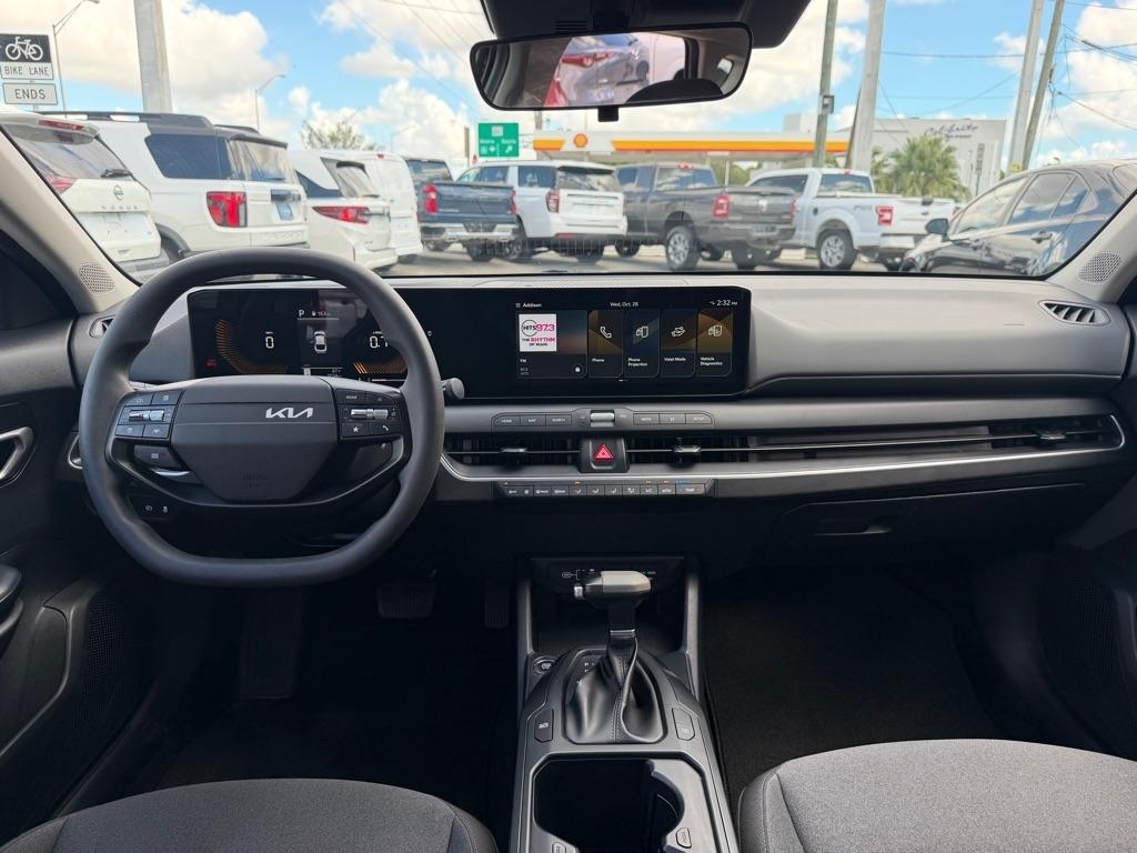 Kia K4 LXS FWD 2025