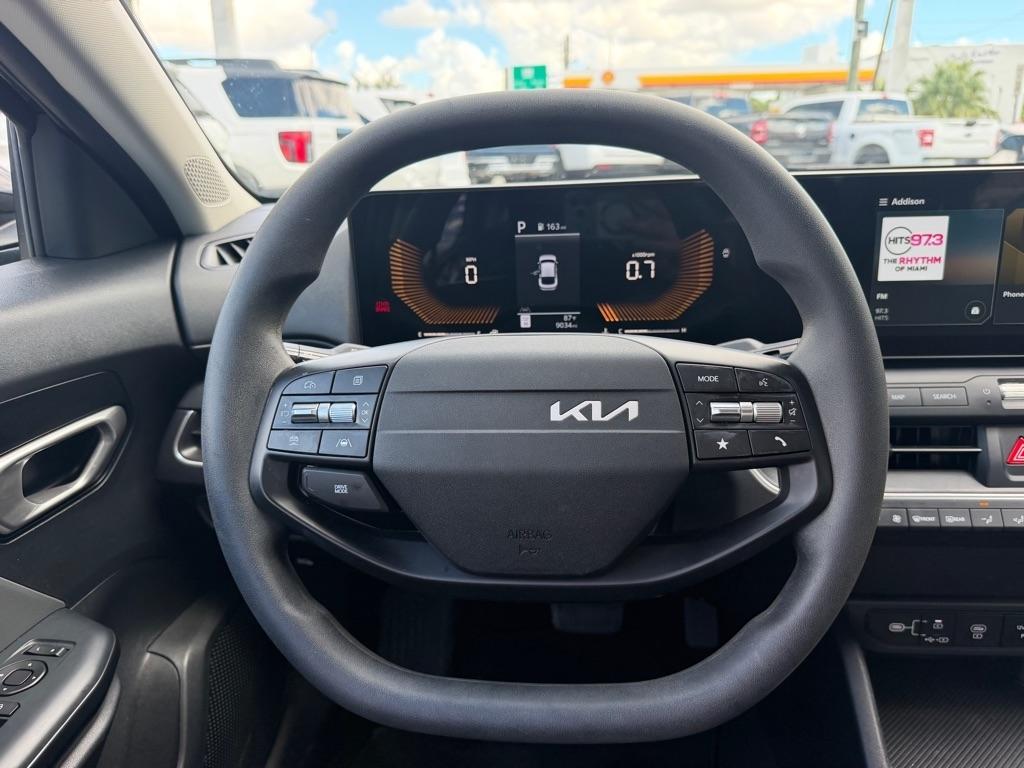 Kia K4 LXS FWD 2025