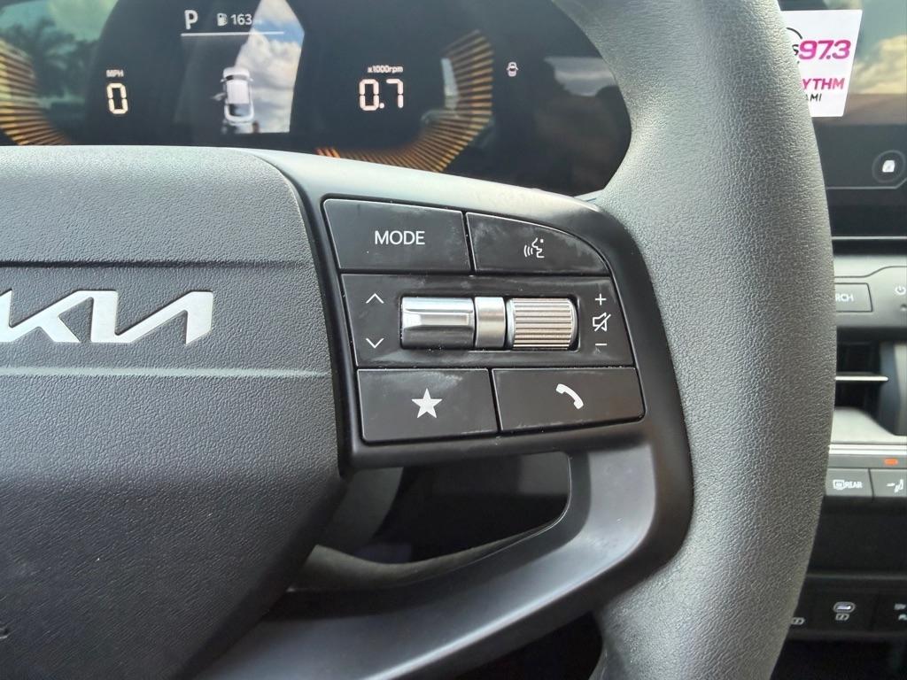 Kia K4 LXS FWD 2025