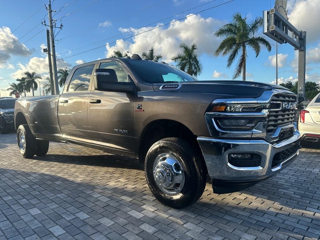 RAM 3500 Big Horn 4x4 Crew Cab 8' Box 2026