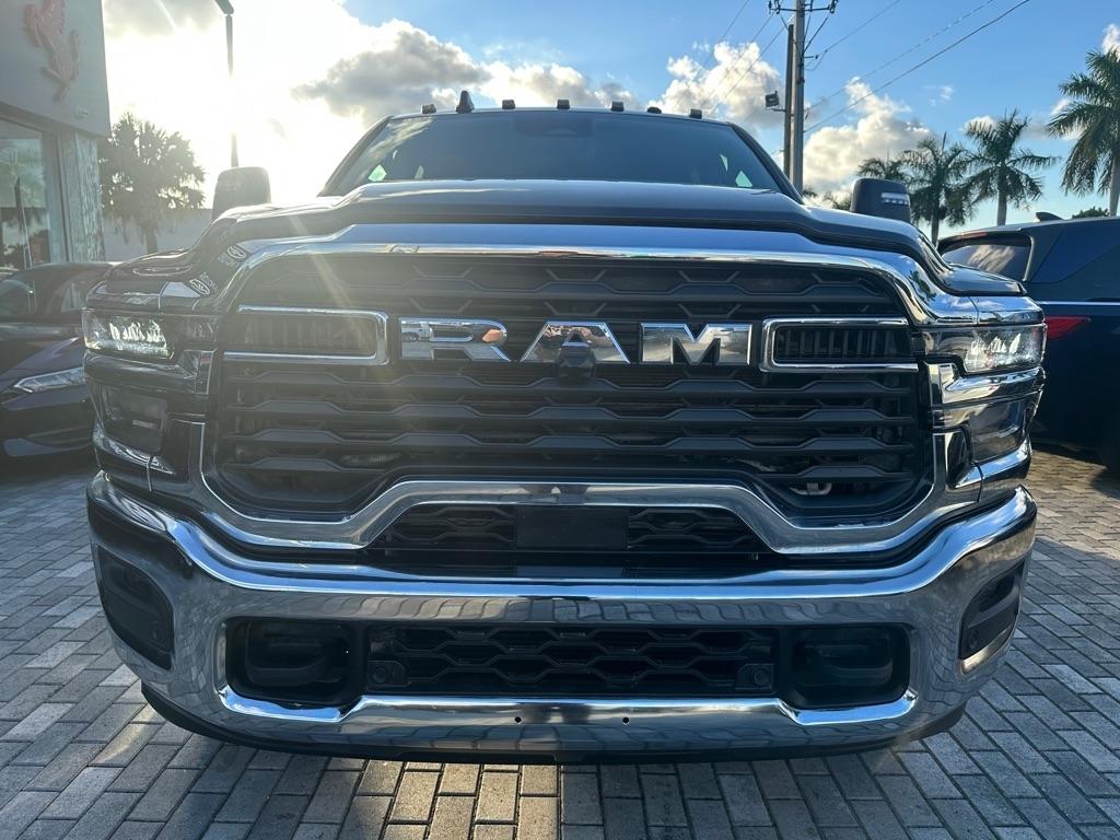 RAM 3500 Big Horn 4x4 Crew Cab 8' Box 2026