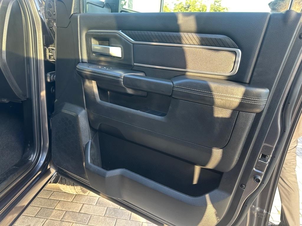 RAM 3500 Big Horn 4x4 Crew Cab 8' Box 2026