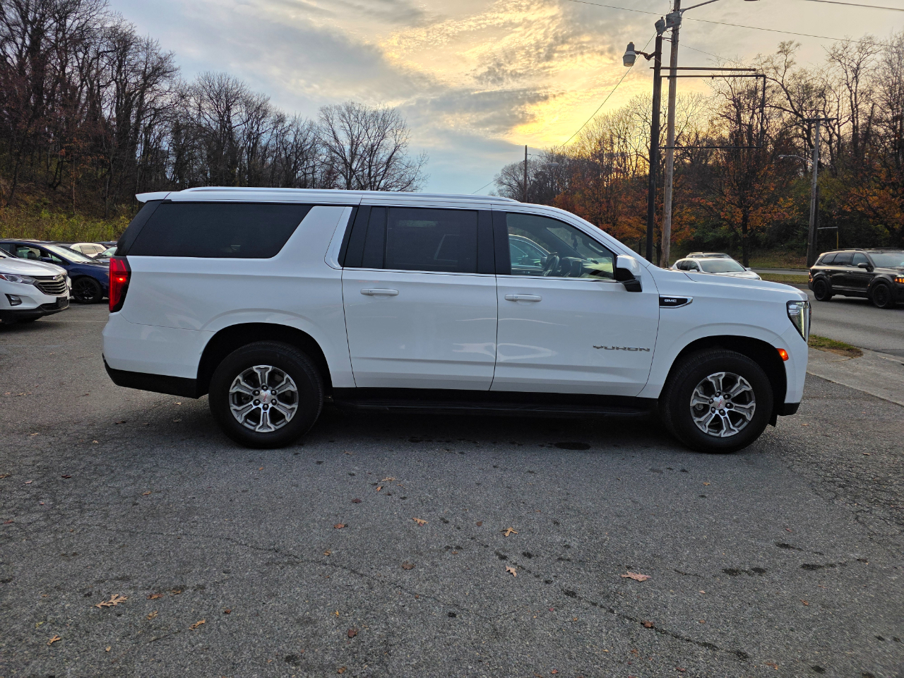 GMC Yukon XL 4WD 4dr SLE 2023