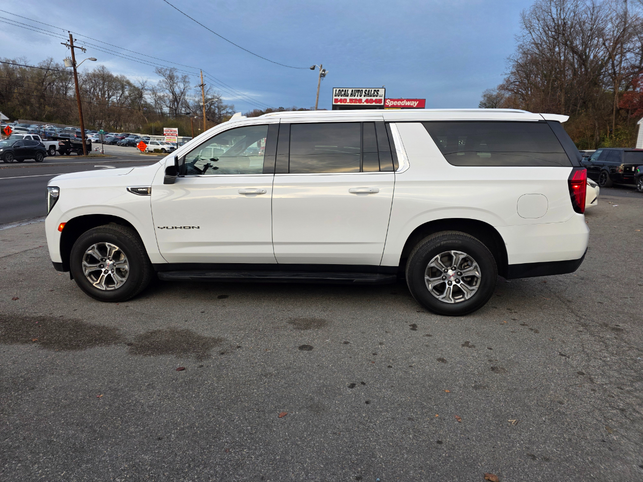 GMC Yukon XL 4WD 4dr SLE 2023