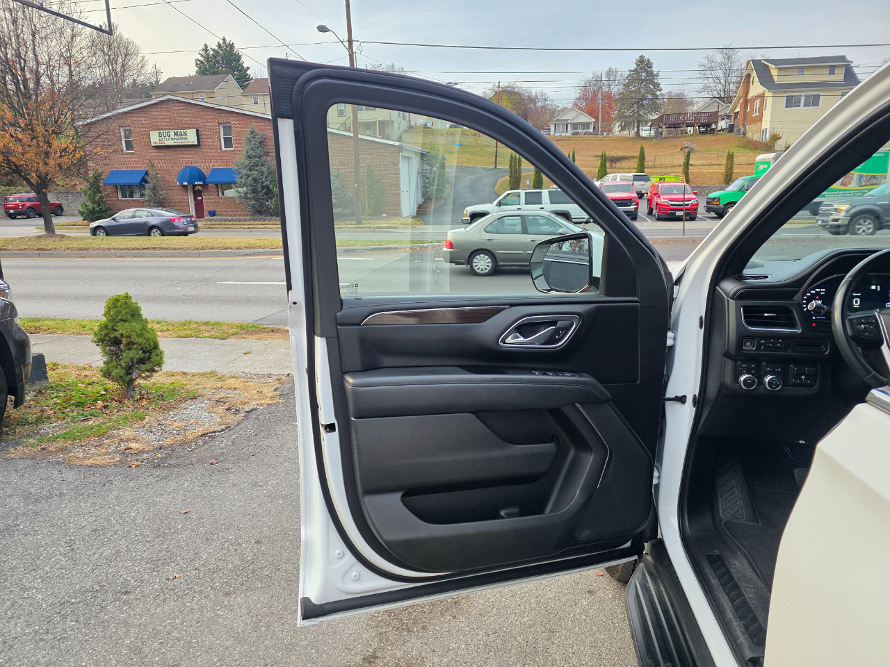 GMC Yukon XL 4WD 4dr SLE 2023