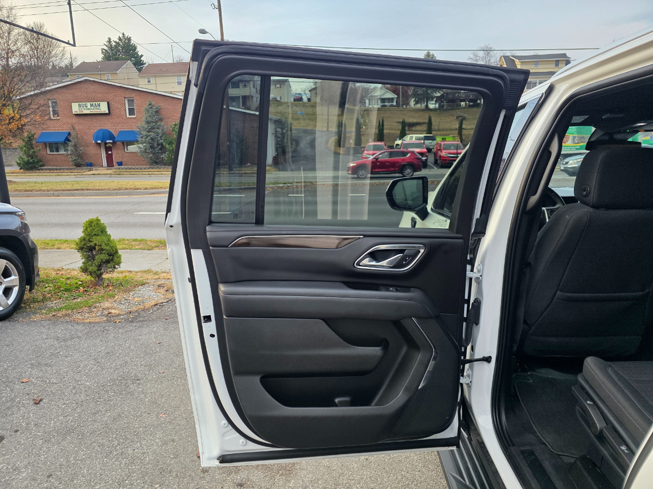 GMC Yukon XL 4WD 4dr SLE 2023