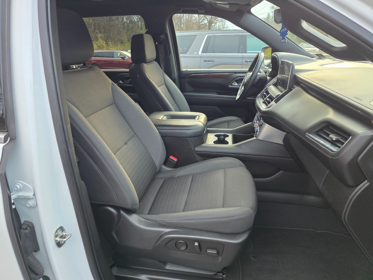 GMC Yukon XL 4WD 4dr SLE 2023