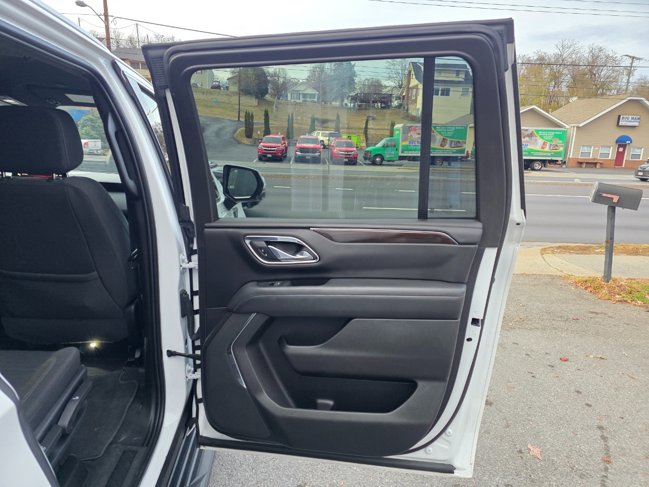 GMC Yukon XL 4WD 4dr SLE 2023