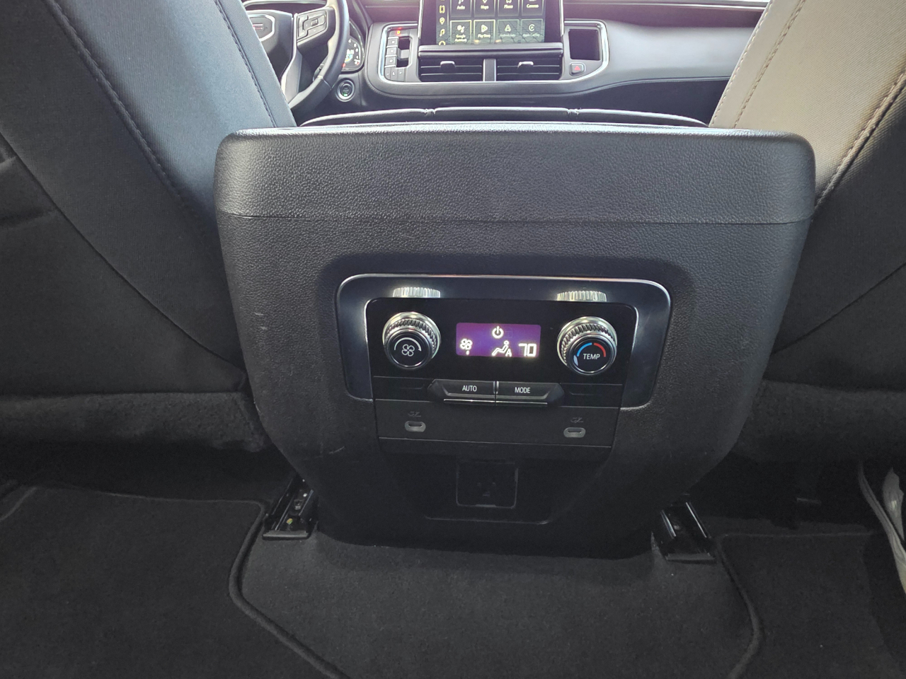 GMC Yukon XL 4WD 4dr SLE 2023