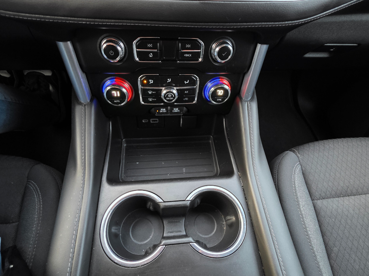 GMC Yukon XL 4WD 4dr SLE 2023