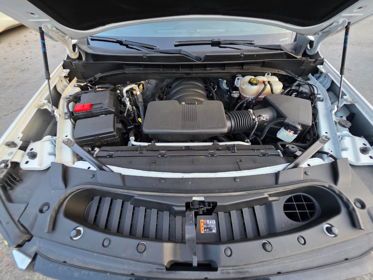 GMC Yukon XL 4WD 4dr SLE 2023