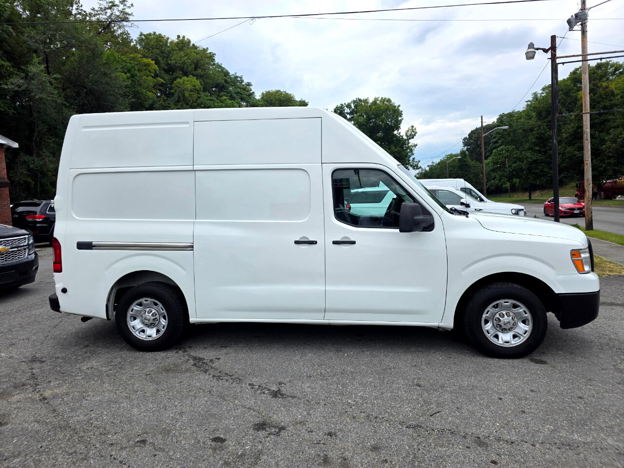Nissan NV Cargo NV2500 HD High Roof V6 SV 2017 Nissan NV Cargo NV2500 HD High Roof V6 SV 2017