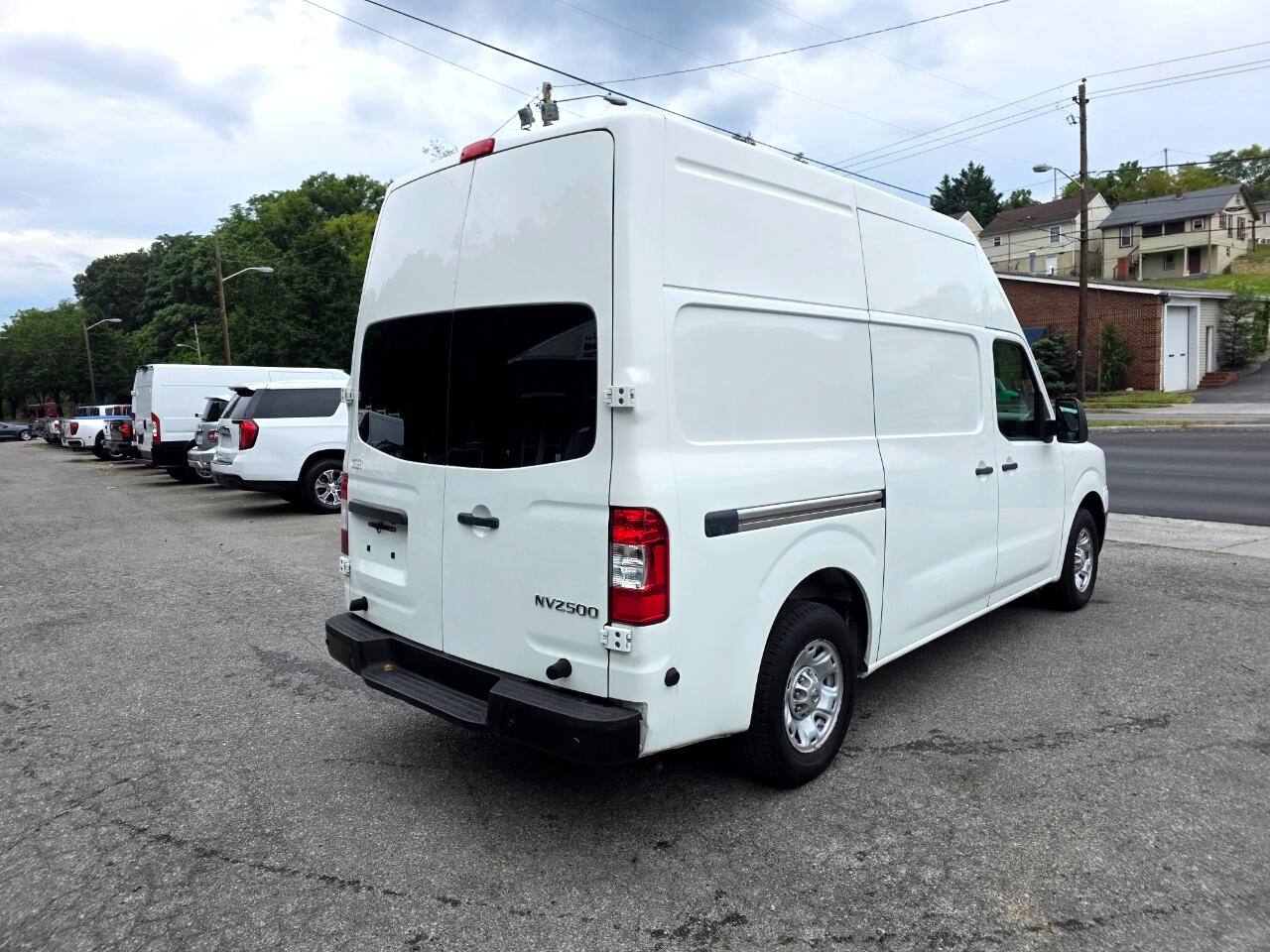 Nissan NV Cargo NV2500 HD High Roof V6 SV 2017 Nissan NV Cargo NV2500 HD High Roof V6 SV 2017