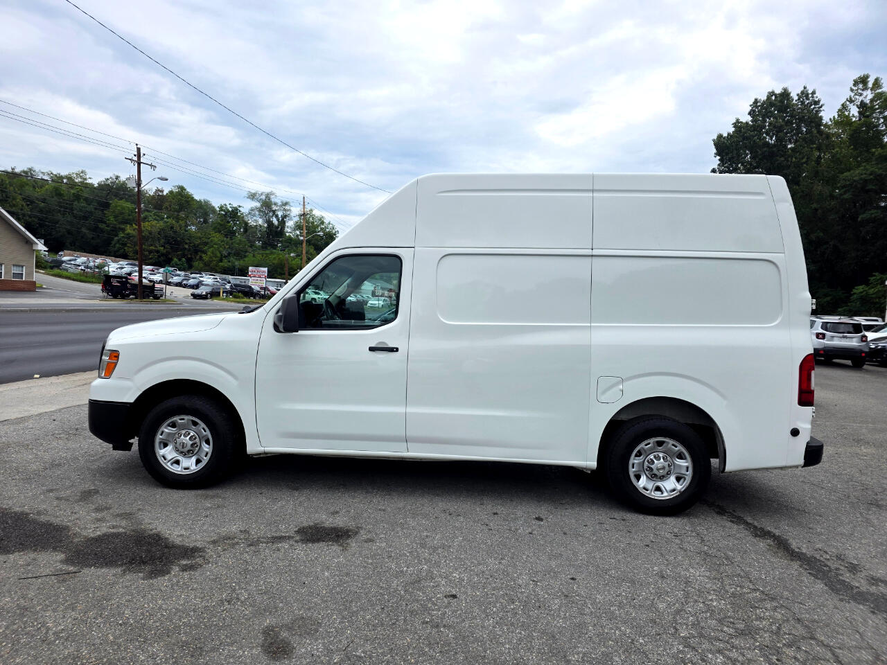 Nissan NV Cargo NV2500 HD High Roof V6 SV 2017 Nissan NV Cargo NV2500 HD High Roof V6 SV 2017