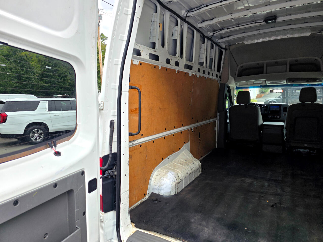 Nissan NV Cargo NV2500 HD High Roof V6 SV 2017 Nissan NV Cargo NV2500 HD High Roof V6 SV 2017