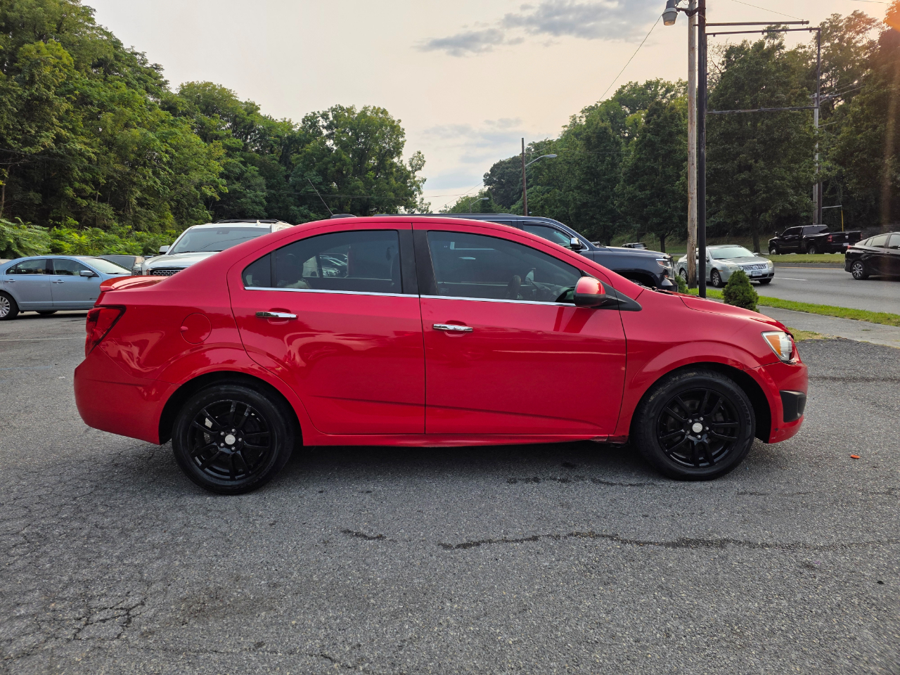 Chevrolet Sonic 4dr Sdn Auto LT 2015 Chevrolet Sonic 4dr Sdn Auto LT 2015
