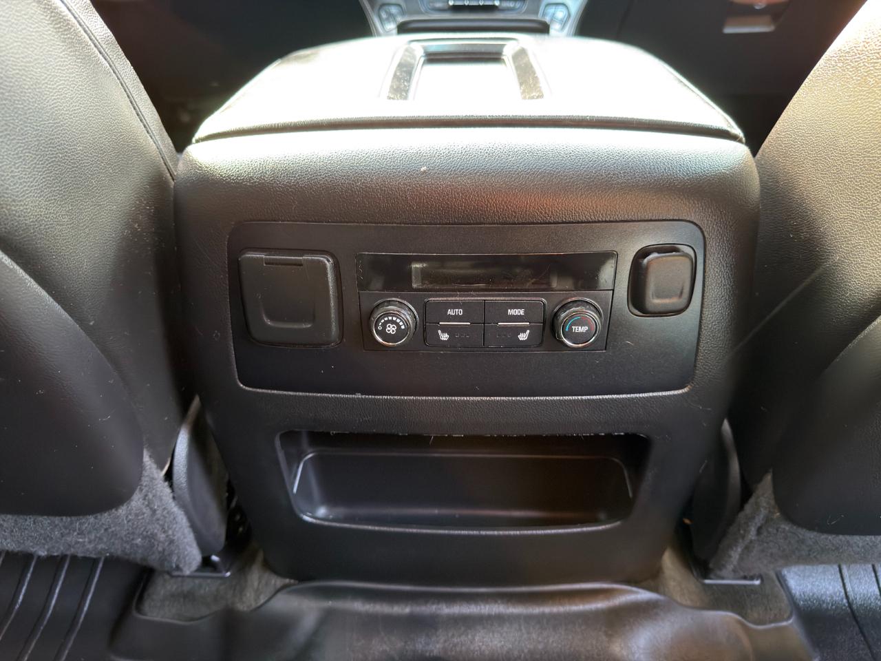 Chevrolet Suburban 4WD 4dr LTZ 2015