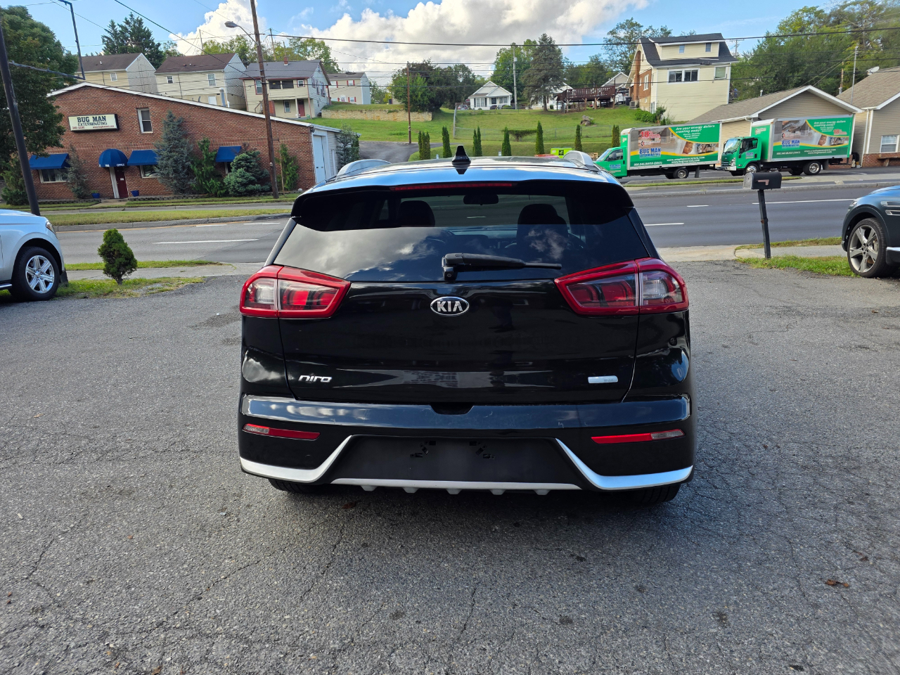 2017 Kia Niro EX photo 2