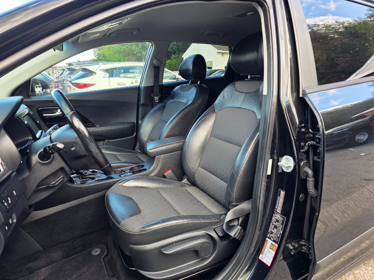 2017 Kia Niro EX photo 4