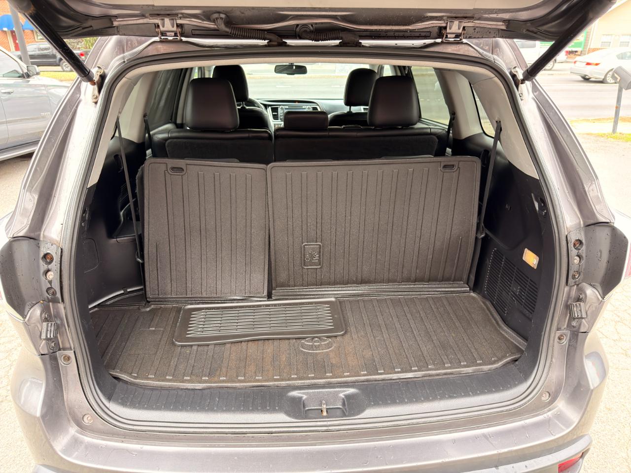 Toyota Highlander AWD 4dr V6 XLE (Natl) 2016