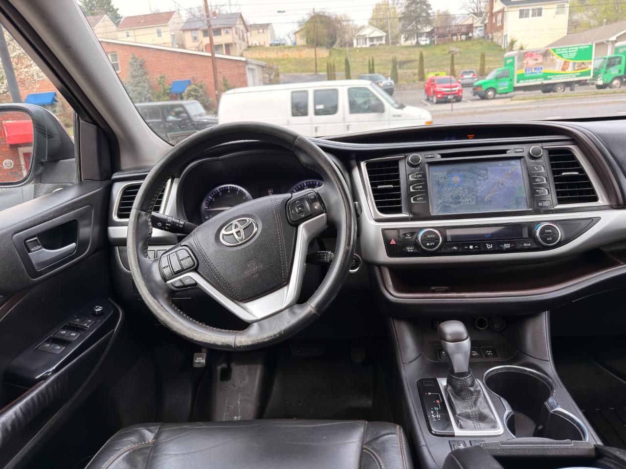 Toyota Highlander AWD 4dr V6 XLE (Natl) 2016