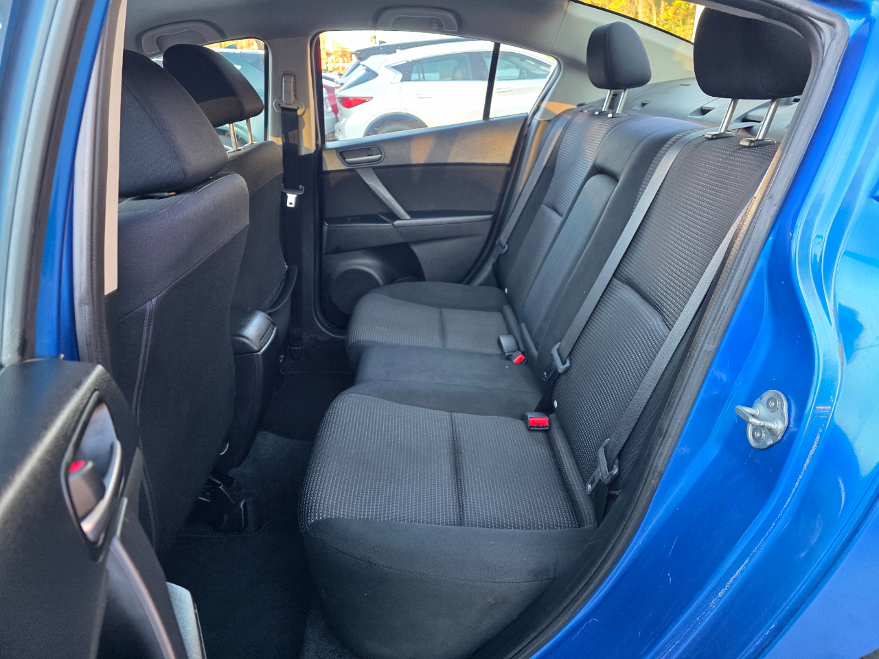 2012 Mazda Mazda3 Touring photo 4