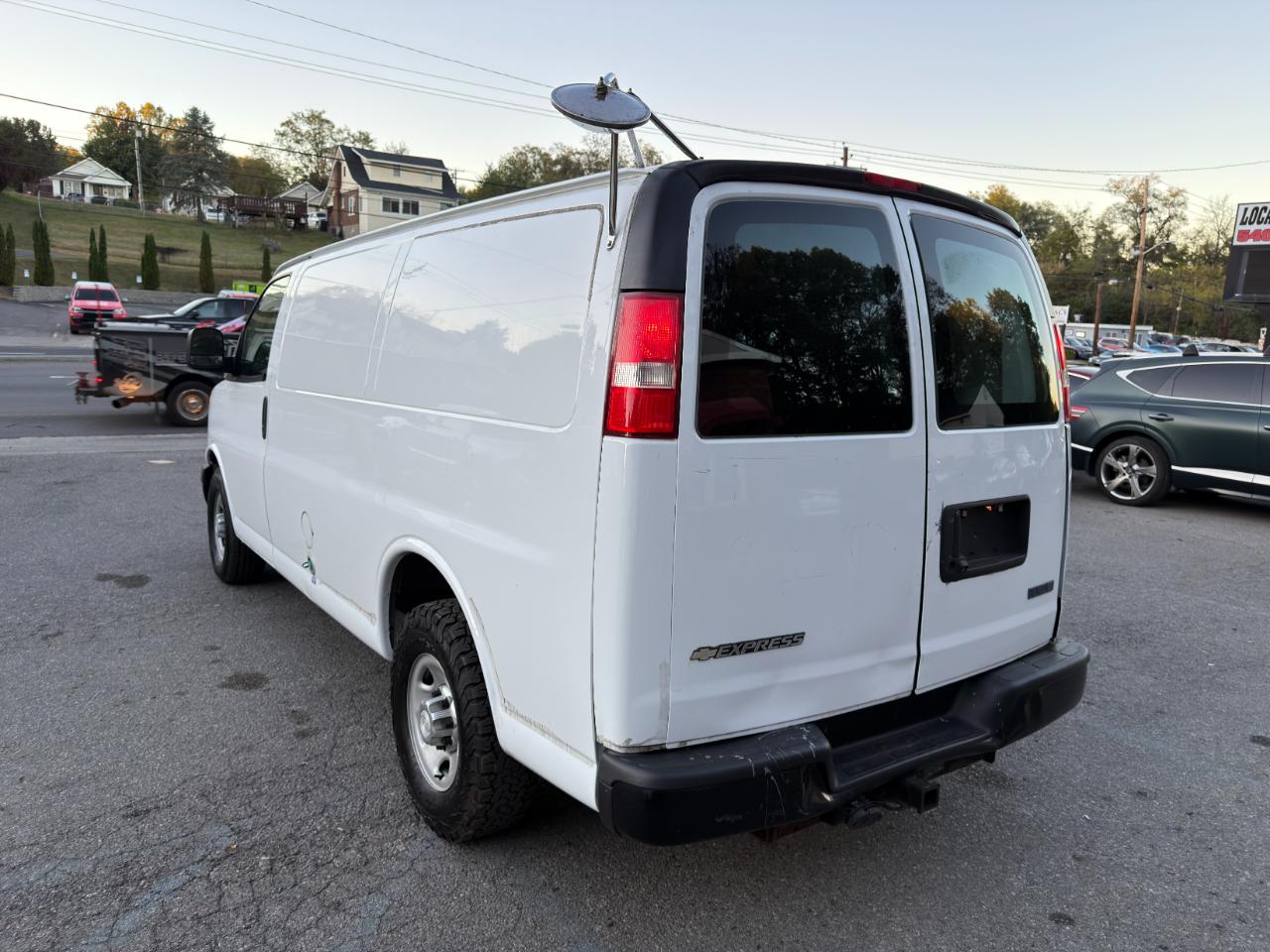 Chevrolet Express Cargo Van RWD 2500 135" 2017