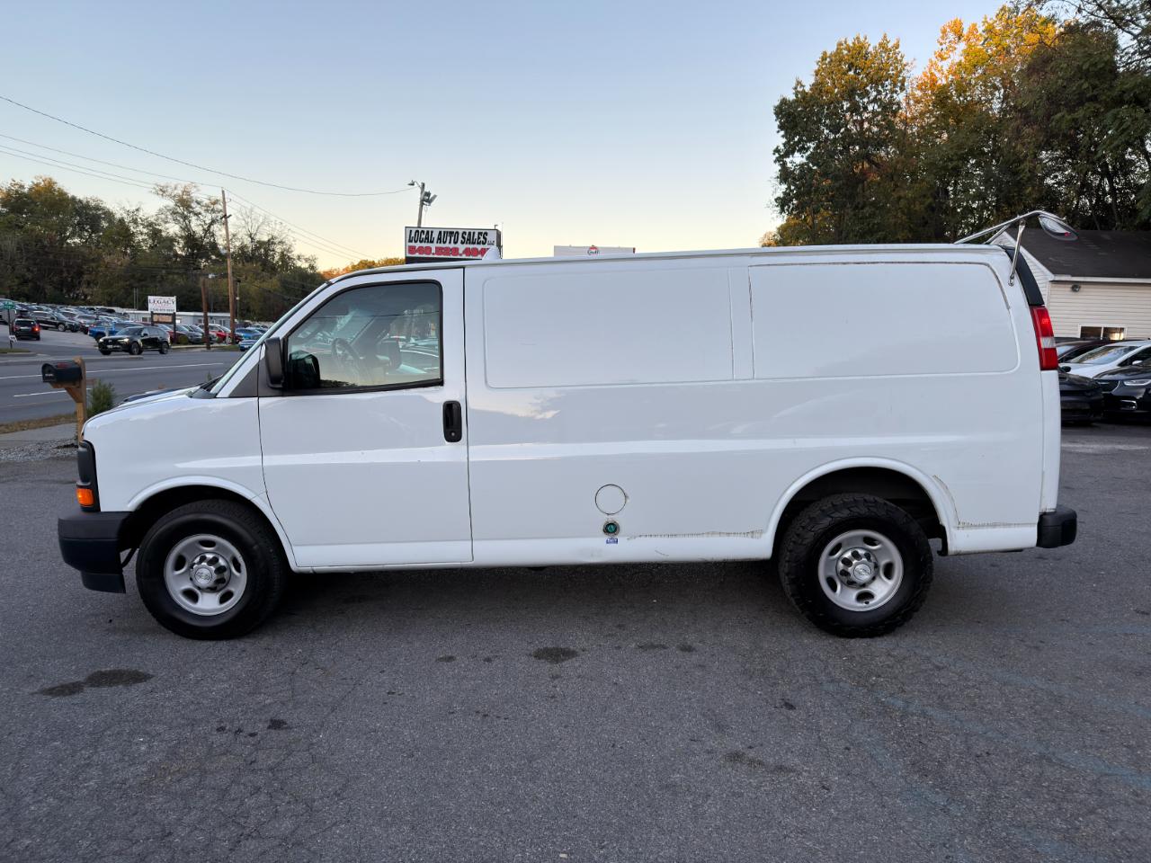 Chevrolet Express Cargo Van RWD 2500 135" 2017