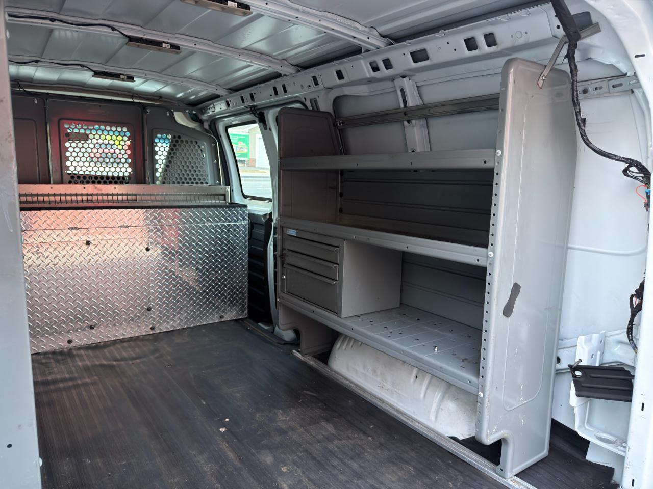 Chevrolet Express Cargo Van RWD 2500 135" 2017
